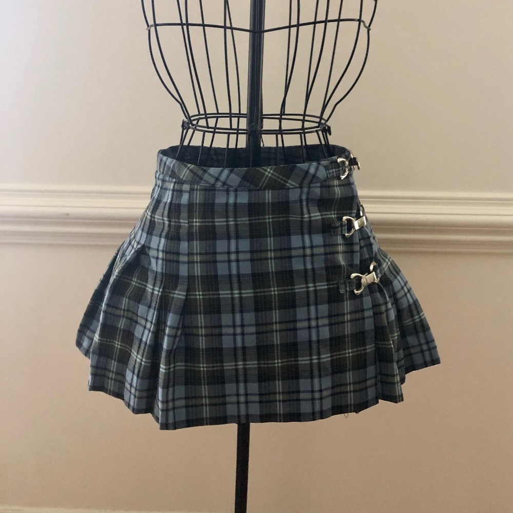 Punk Schoolgirl Pleated Plaid Skirt with Clasps